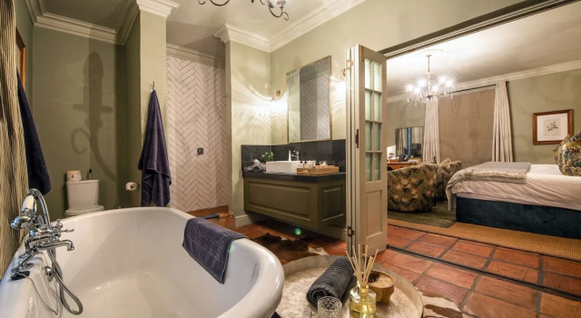Двухместный номер Superior с балконом и с видом на сад Avondrood Guest House by The Oyster Collection
