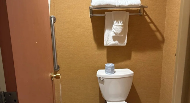Двухместный номер Standard с видом на бассейн Quality Inn and Conference Center Greeley Downtown
