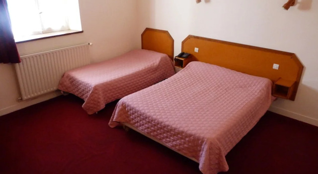 Трёхместный номер Standard Hôtel le Clos St Jacques