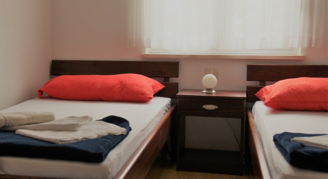 Apartment Tomislav A2 crveni Selce, Riviera Crikvenica, Забронировать Апартаменты/квартира Отели Приморско-Горанской жупания с парковкой, Парковка