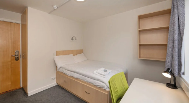 Двухместные апартаменты с 3 комнатами University Hall - UCC Summer Beds