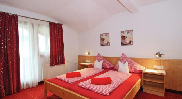Stylish Apartment in Mayrhofen With Balcony, Забронировать Апартаменты/квартира Отели Майрхофен с парковкой, Парковка