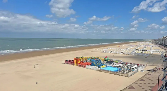 Апартаменты Duplex in Knokke with Stunning Sea Views