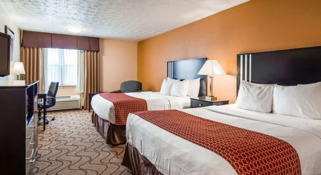 Трёхместный люкс Best Western Campbellsville Inn