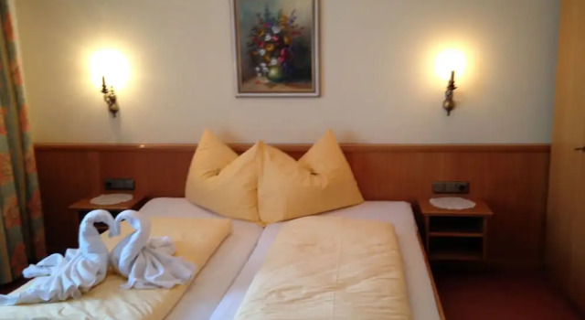 Pension Wörgötter, Rezerwuj Hotel Hotele w Tyrol z parkingiem, Parking