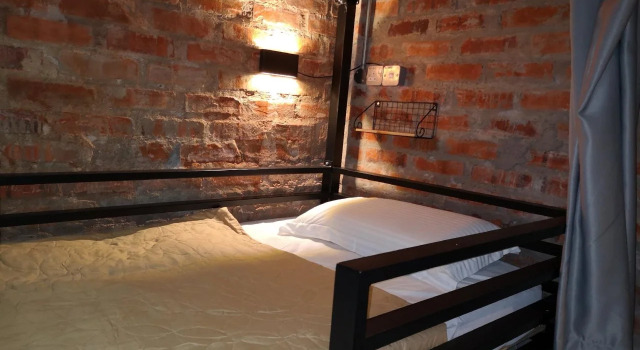 Iron Inn - Hostel
