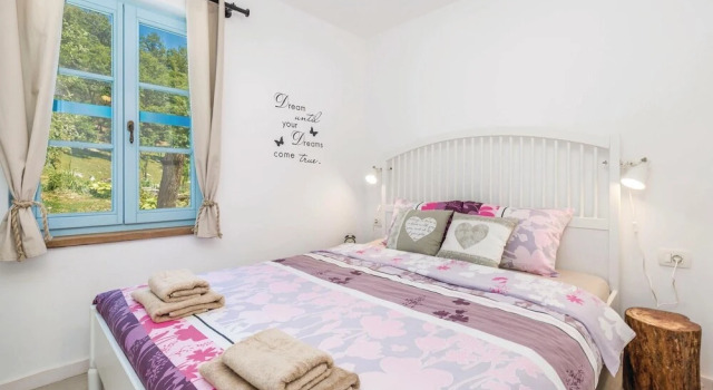 Stunning Home in Jurdani With Wifi and 2 Bedrooms