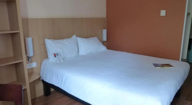 Трёхместный номер Standard ibis Périgueux Centre