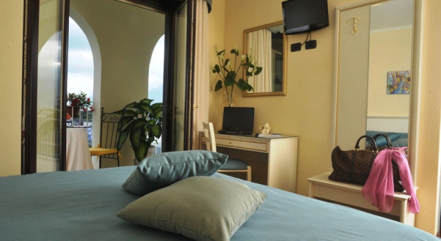 Номер Standard с балконом Costa Hotel