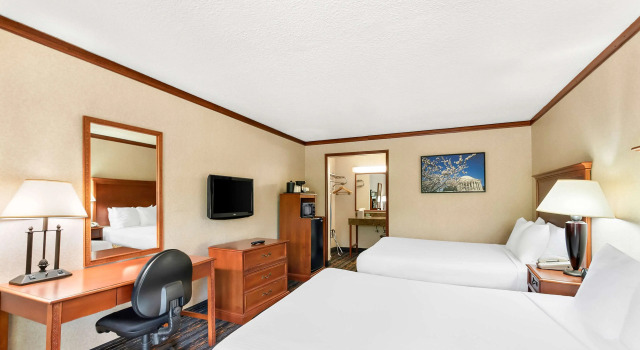 Четырёхместный номер Standard Best Western Fairfax City