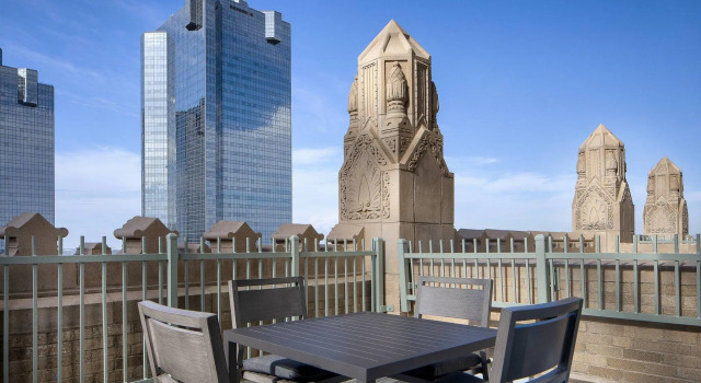 Четырёхместный номер Standard с балконом Courtyard Fort Worth Downtown/Blackstone