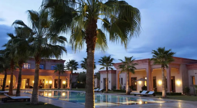 Вилла Mexance Villa with large hosting capacity, private heated pool, Fitness and SPA