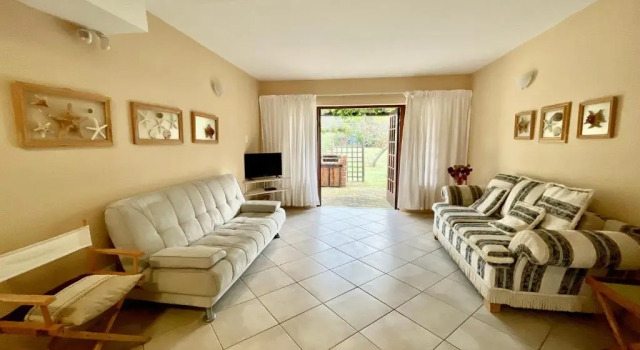 62 Settler Sands Beachfront Accommodation, Забронировать Отель Отели Sunshine Coast с парковкой, Парковка