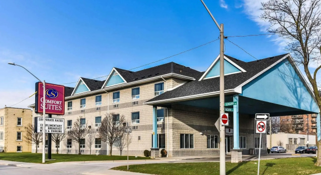 Comfort Suites Downtown Windsor, Varaa Hotelli Windsor 