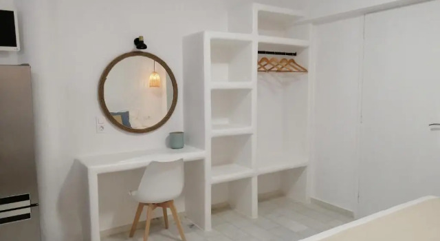 Plaka's house