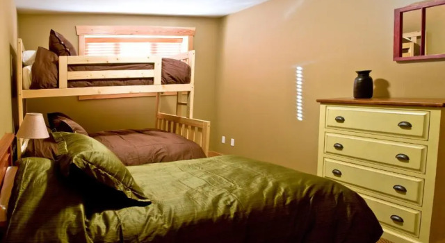Cottage Pinnacle Ridge Chalets by Fernie Lodging Co