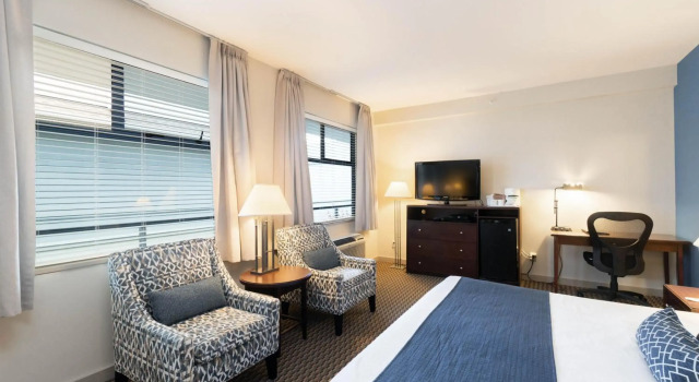 Ocean Promenade Hotel, Забронировать Отель Отели Британской Колумбии с парковкой, Парковка