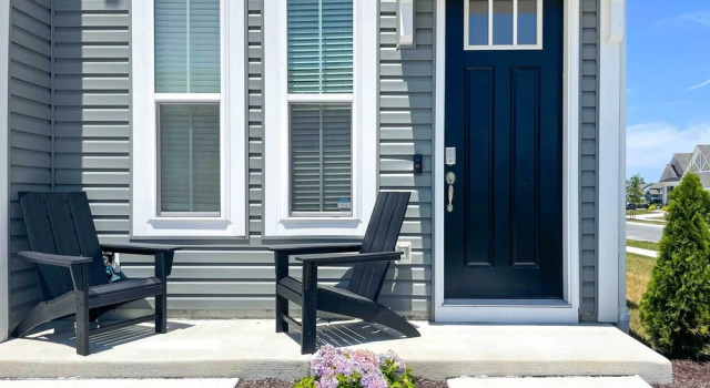 Beach Shuttle & Pool: Bishop's Landing Townhome