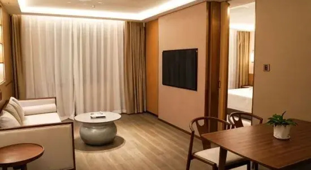 Люкс Business Zhonglu Hotel (Lushan Bailu Avenue)