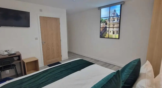 Двухместный номер Standard Crown House