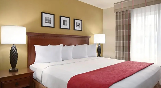 Двухместный люкс Country Inn & Suites by Radisson, Champaign North, IL