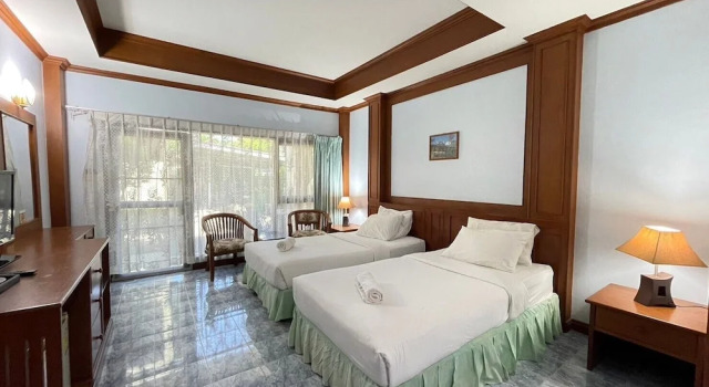 Sea View Resort Rayong, Забронировать Курортный отель Отели Районг с парковкой, Парковка
