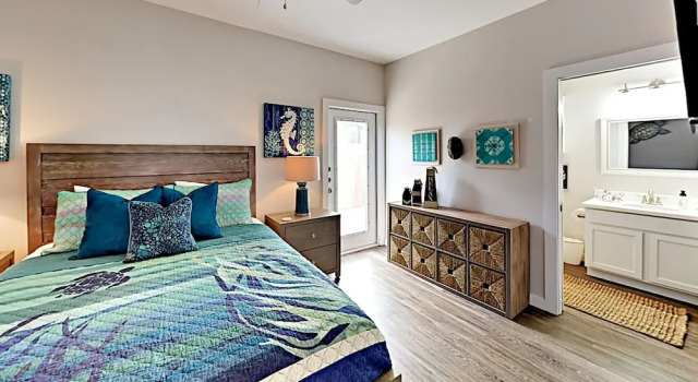 The Savvy Pelican 4 Bedrooms 3 Bathrooms Condo