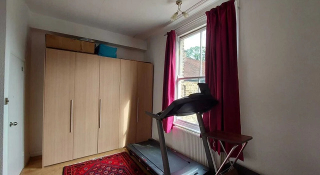 Extra Large One Bedroom Flat With Parking