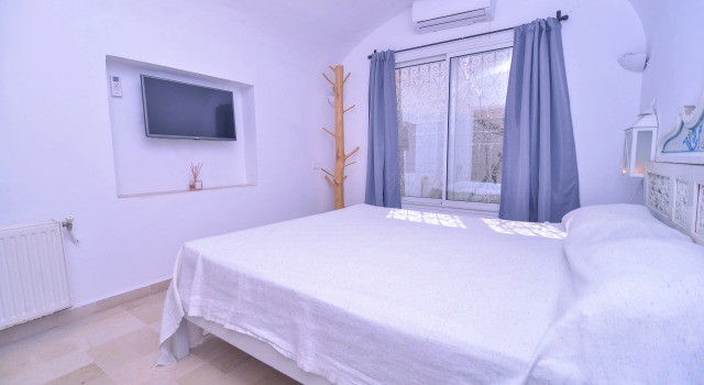 Airbetter - Fabulous Stay at Villa Skander Hammamet with Pool, Rezerwuj Willa Hotele w Nabeul Governorate z parkingiem, Parking