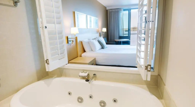 Номер Standard с видом на реку Ramada Hotel & Suites by Wyndham Ballina Byron