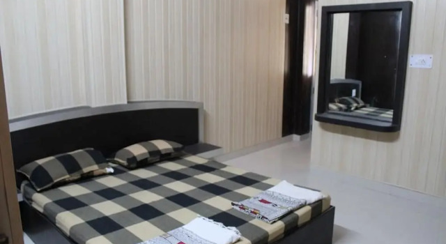 Двухместный номер Superior Hotel Gokul inn