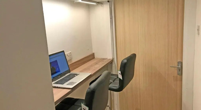Groves 4 Bedroom, Shepherds Bush, Varaa Huoneisto Asunnot kohteessa Merseyside, Huoneisto