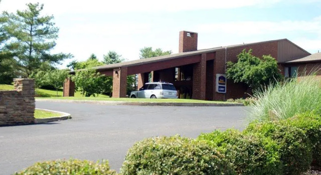 Кровать в общем номере Best Western Shelbyville Lodge