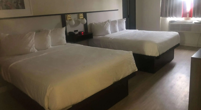Четырёхместный семейный люкс Ramada by Wyndham Allentown Bethlehem