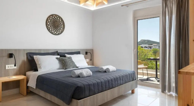 Полулюкс L & C Boutique Apartments