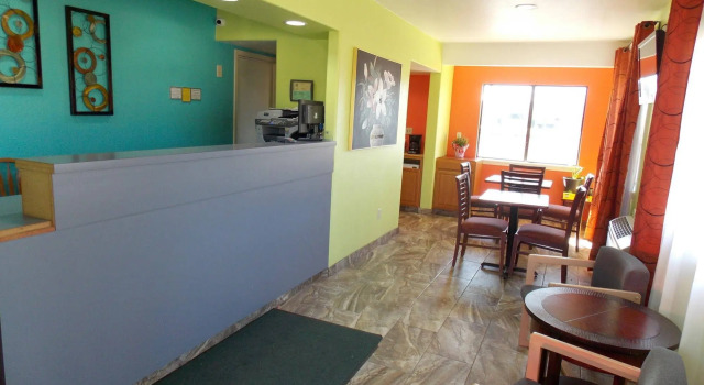Apex Inn, Брондау Қонақ үй Модесто 