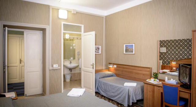 Трёхместный номер Hotel Emmaus