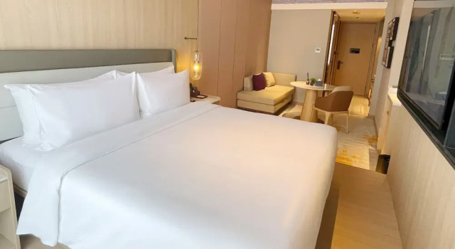 Номер Superior Elong Hotel Jakarta PIK