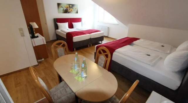 Четырёхместный номер Standard Hotel Leo Mühlhausen