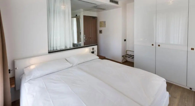 Трёхместный номер Standard с балконом и с частичным видом Hotel Capri