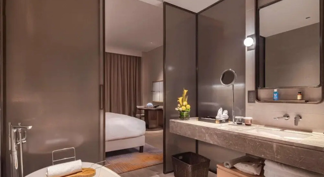 Standard Quadruple Family room Pullman Yueyang Hotel
