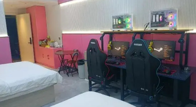 Кровать в общем номере MY E-sports Homestay (Jiyang Jibei Middle School)