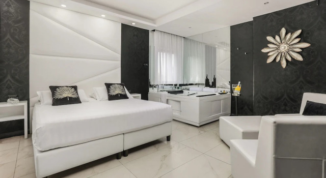 Люкс с балконом Reggia Suite Spa Hotel