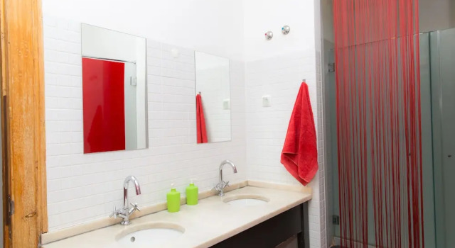 Двухместный номер Standard с балконом This Is Lisbon Hostel