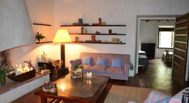 Masia Sitges Mas Peirot Geniune Farmhouse 20 min walk from beaches 60 Heactares of Wine Fields Garden AC Until 18 people, Prenota Hotel Cubelles Costa del Garraf