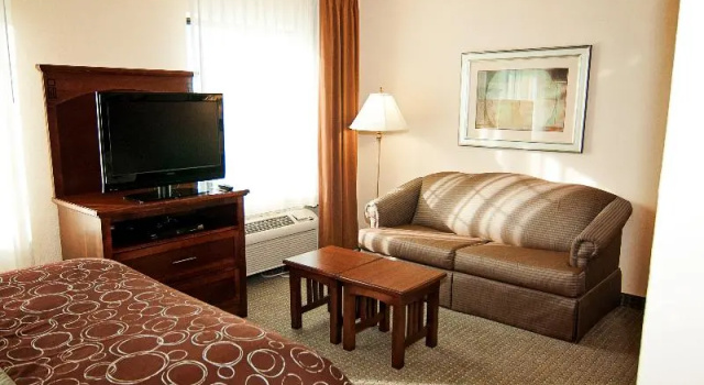 Номер Standard Staybridge Suites Wichita by IHG