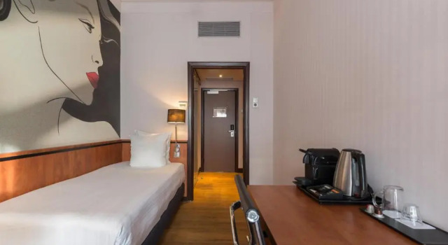 Одноместный номер Leonardo Hotel Utrecht City Center
