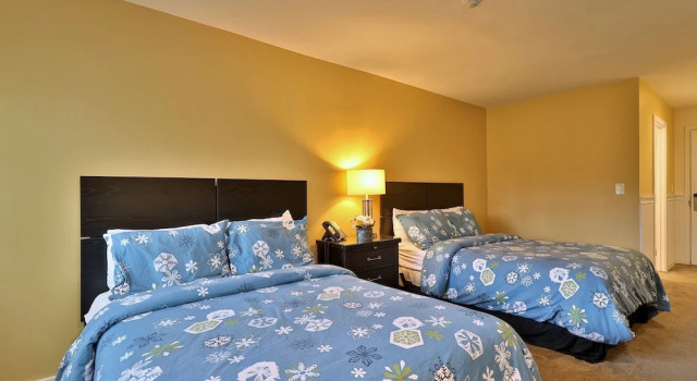Kcis 331 - Killington Center Studio: Sleeps 4, Renovated!, Varaa Hotelli Hotellit New England uima-altaalla, Uima-allas