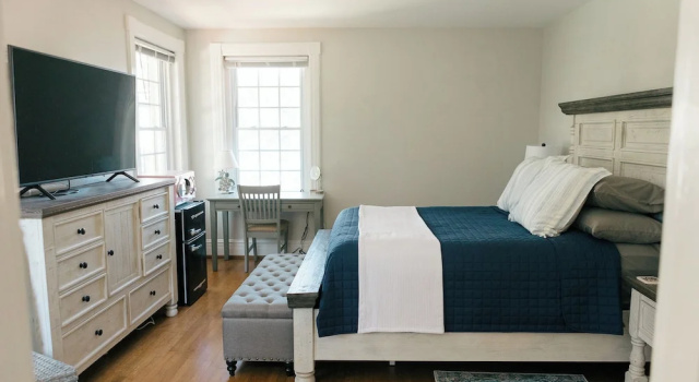 Двухместный номер Deluxe с видом на сад The Carriage House Inn Bed and Breakfast