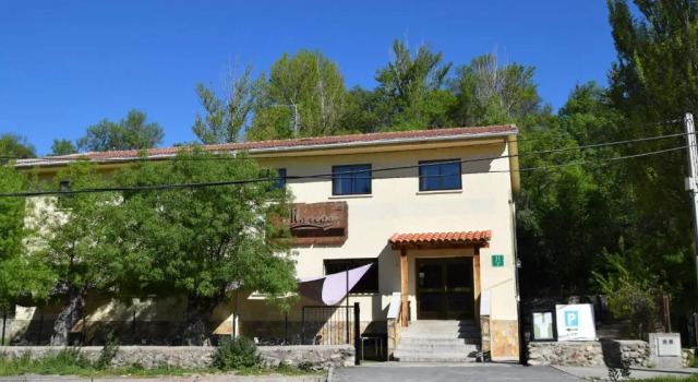 Hotel Rural Marcos, Varaa Hotelli Hotellit Madridin maakunta pysäköinnillä, Pysäköinti